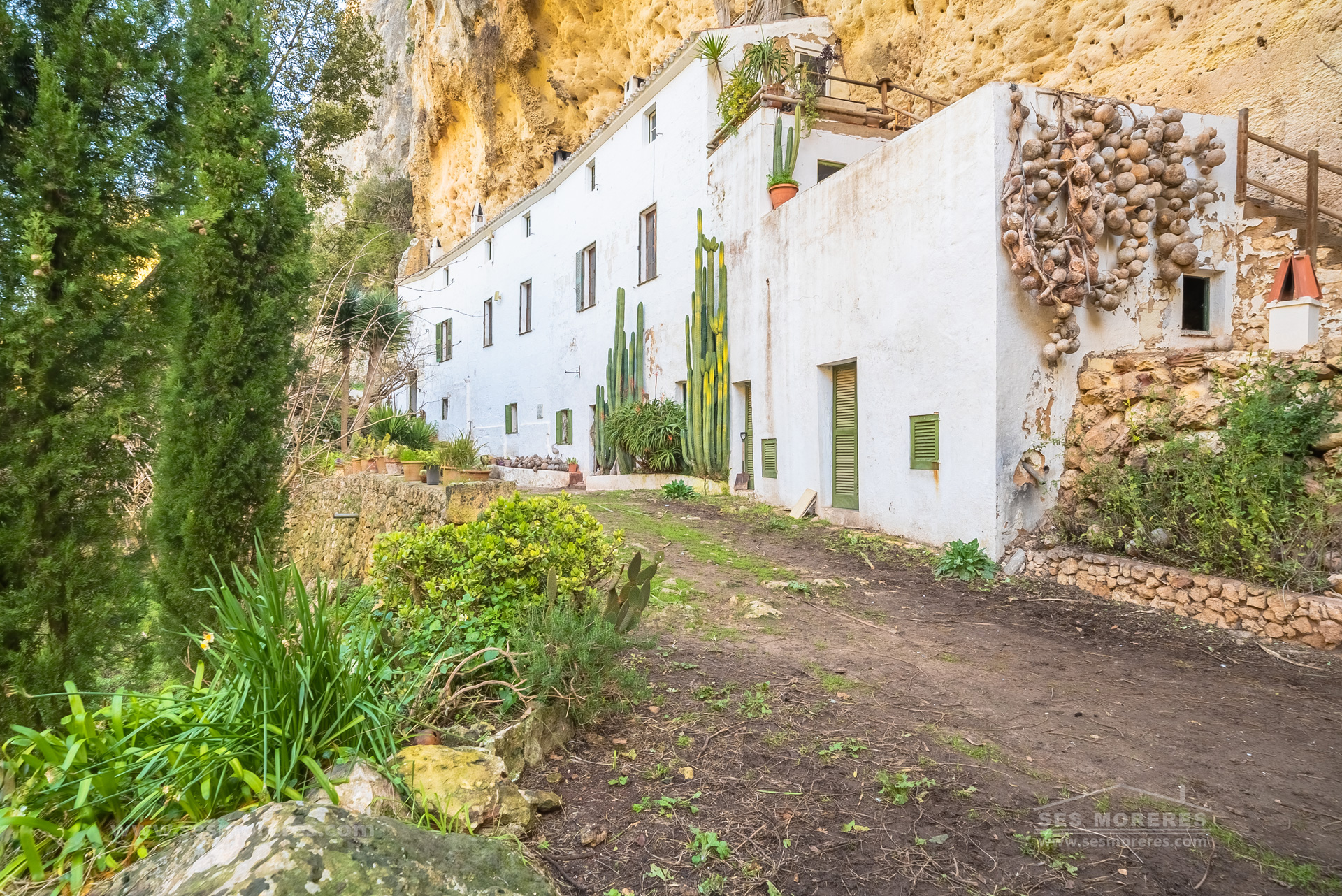 Domaine rural avec deux habitations dans un cadre naturel exceptionnel